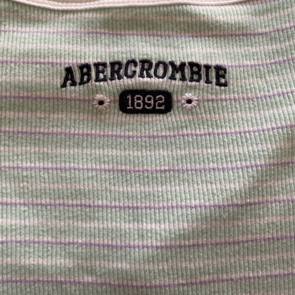 Top - Picture 2 of 2